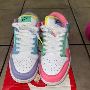 Nike Dunk Low SE
Easter Candy (Women's)
